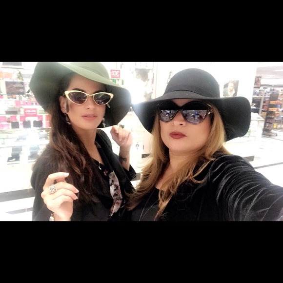 Meet your Posher, Marktyka - Picture 2 of 4